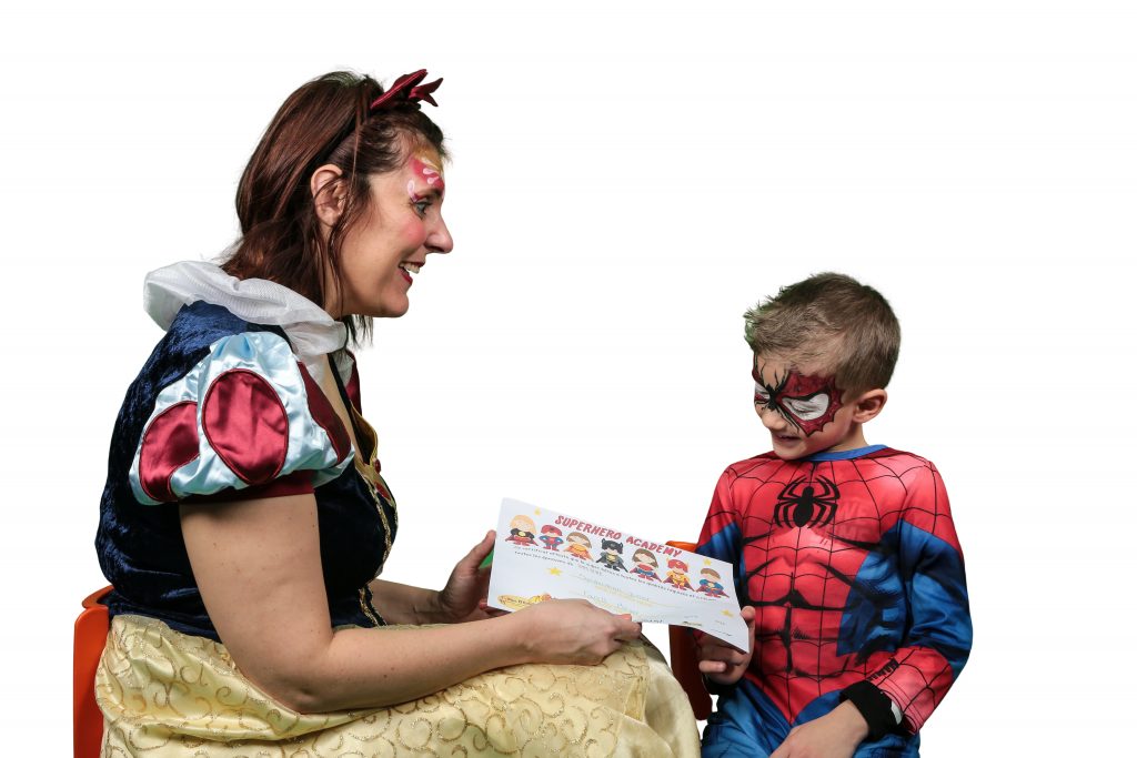 Anniversaire enfant spiderman à domicile de 3 à 7 ans